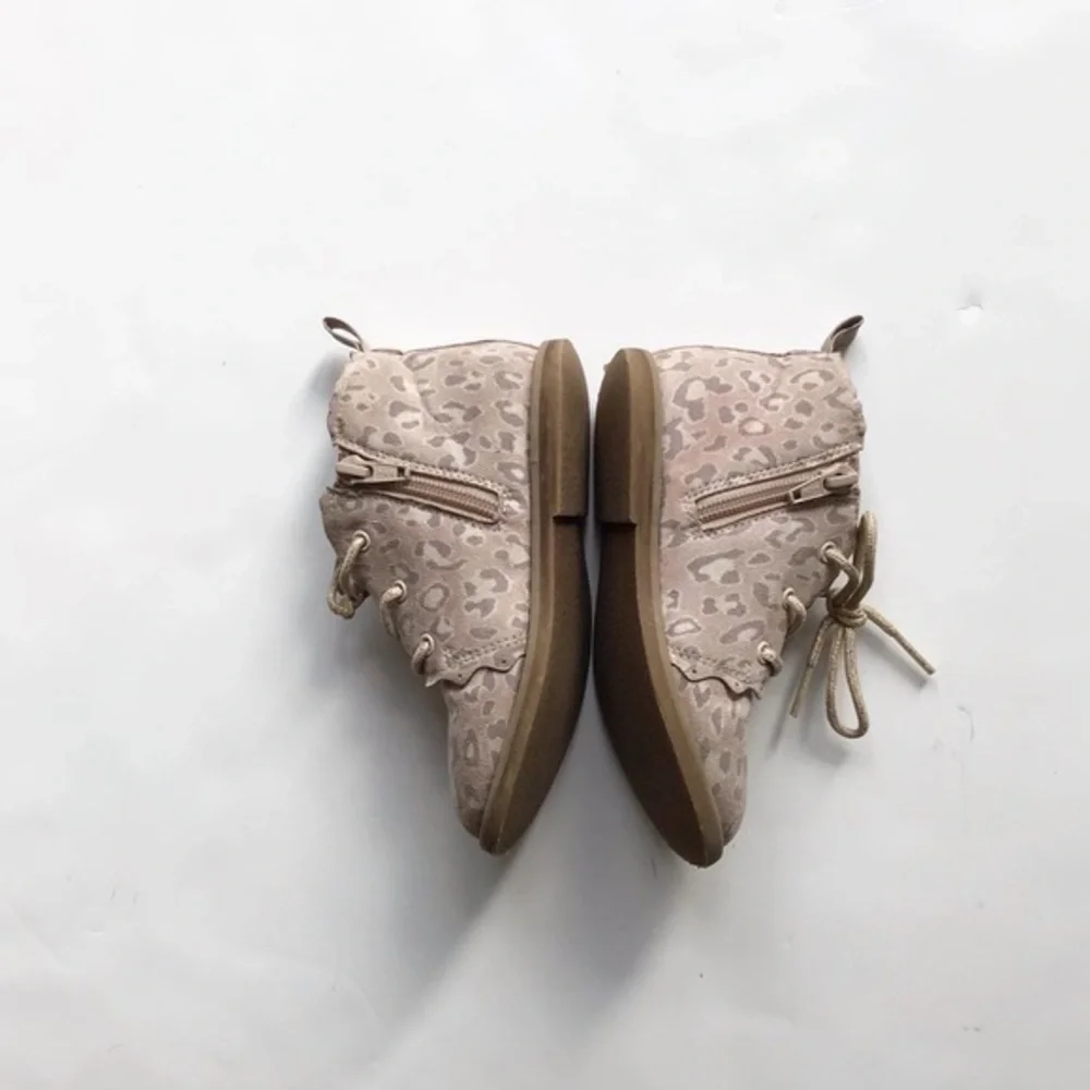 Babygap snow leopard print boots VGUC size 10
